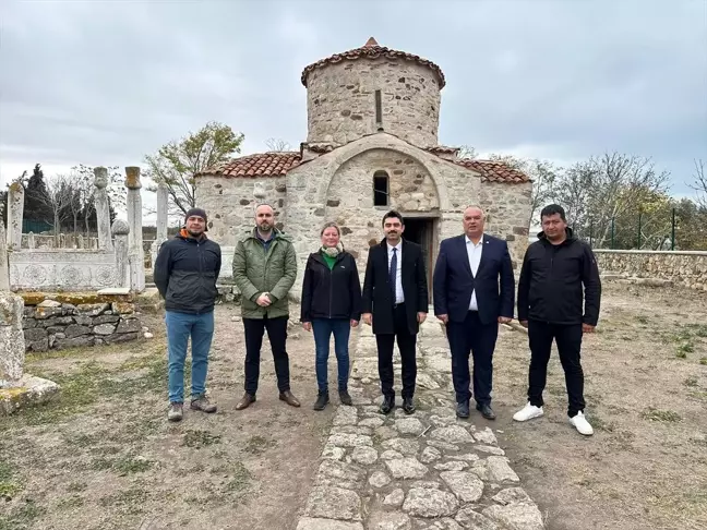 Enez'deki Has Yunus Bey Türbesi ve Mezarlıkta Onarım Çalışmaları Başladı