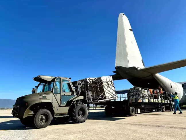 İtalya, Gazze Şeridi'ne 15 Ton İnsani Yardım Gönderdi