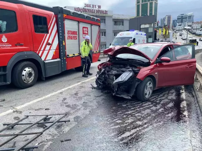 Maltepe'de Kafa Kafaya Çarpışma: 5 Yaralı