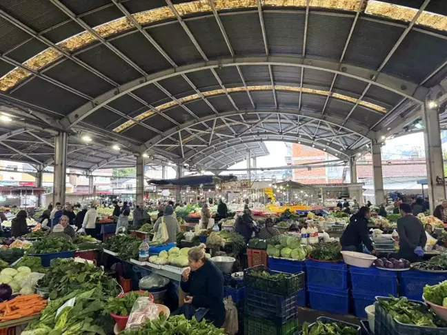 Zonguldak'ta Halk Pazarında Fiyatlar Yükseldi, İlgi Azaldı