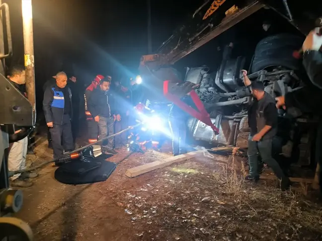 Malatya'da Kaza Müdahalesinde Polis Ekibine Tır Çarptı: 1 Şehit, 1 Yaralı