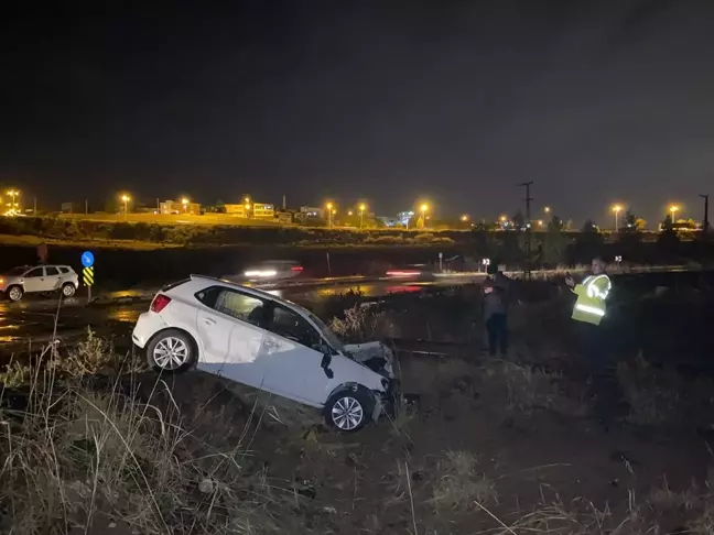 Diyarbakır'da Tren Otomobile Çarptı