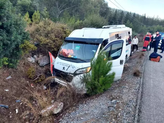 Bodrum'da Minibüs Şarampole Uçtu: 8 Yaralı