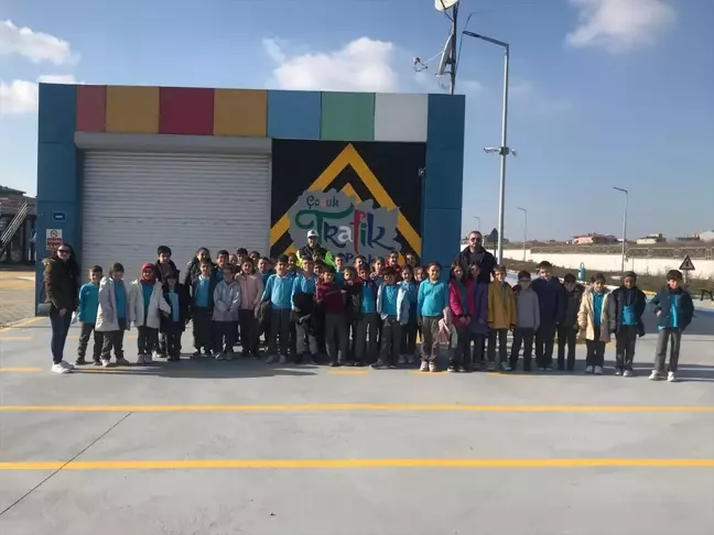 Tekirdağ'da Öğrencilere Trafik Eğitimi