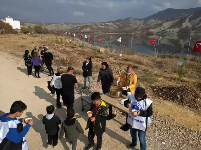 Tunceli'de şehit öğretmenler adına fidan dikildi