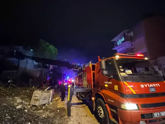 Söke'de Yangın: 3 Kişi Dumandan Etkilendi, Kedi ve Kuş Kurtarılamadı