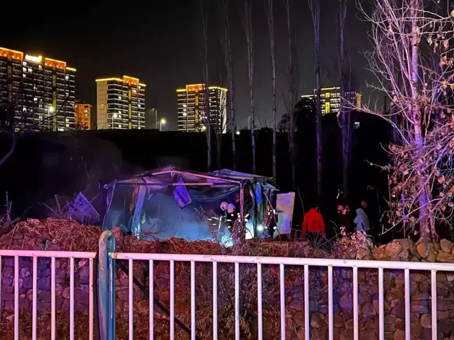 Kayseri'de Baraka Yangını Kontrol Altına Alındı