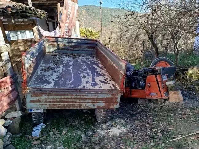 Ovacık'ta Devrilen Traktör Sürücüsünü Yaraladı