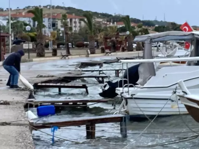 Ayvalık ve Kuzey Ege'de Şiddetli Lodos Fırtınası Etkili Oluyor