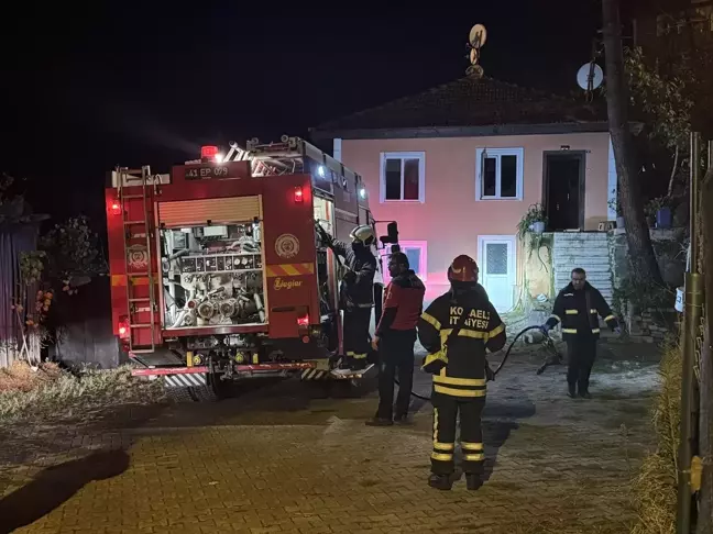 Kocaeli'nde Yangın: 74 Yaşındaki Kadın Hastaneye Kaldırıldı