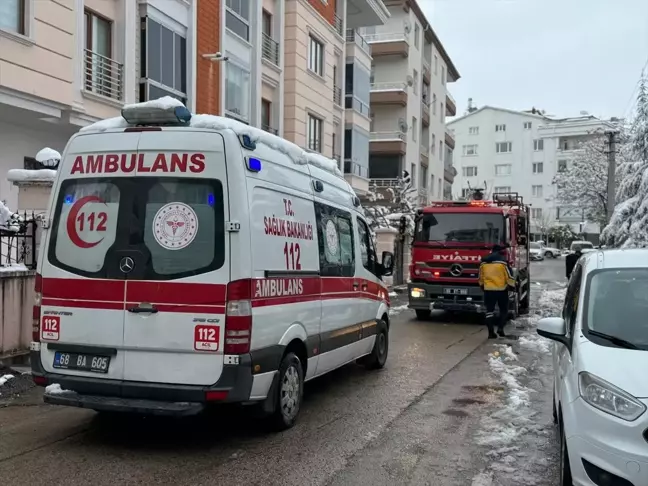 Aksaray Öğretmenevi'nde Yangın: 3 Kişi Hastaneye Kaldırıldı