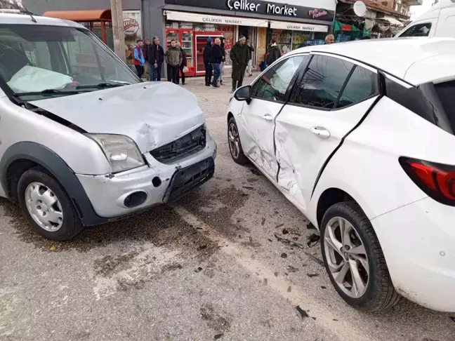 Eğirdir'de Trafik Kazası: 5 Yaralı