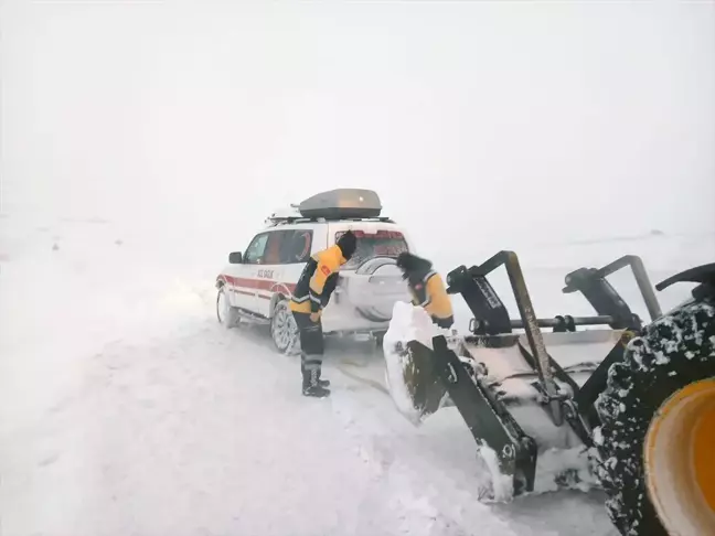 Kırıkkale'de Kar Yağışı Sonrası Ambulanslar Kurtarıldı