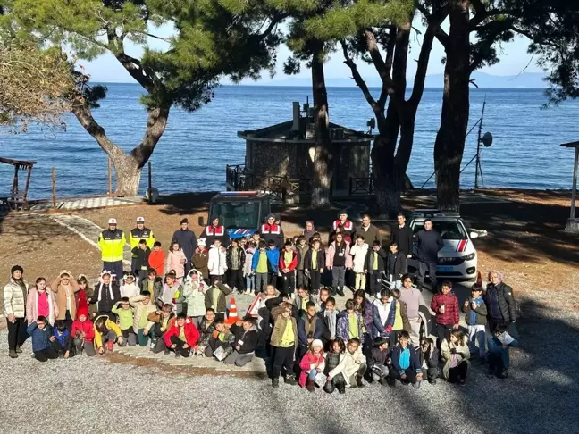 Kuşadası'nda İlkokul Öğrencilerine Doğa Sevgisi Anlatıldı