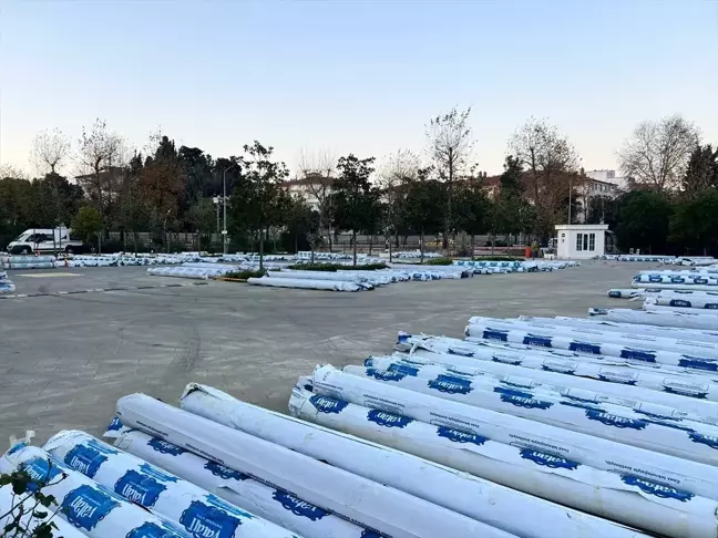 Yalova'da Sera Naylonu Dağıtımı Yapıldı