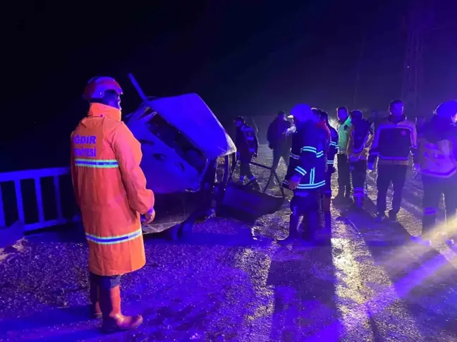 Iğdır'da Zincirleme Trafik Kazası: 2 Yaralı