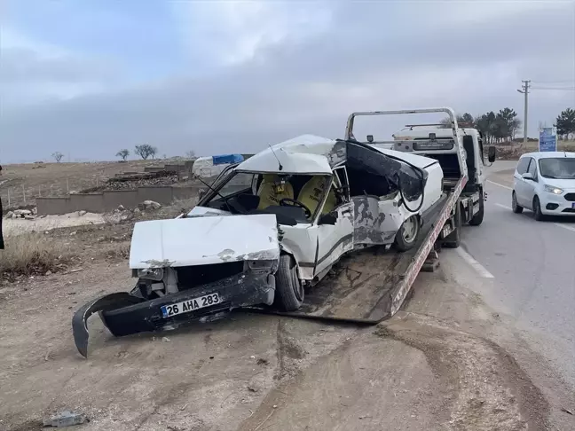 Eskişehir'de Trafik Kazasında Genç Sürücü Hayatını Kaybetti