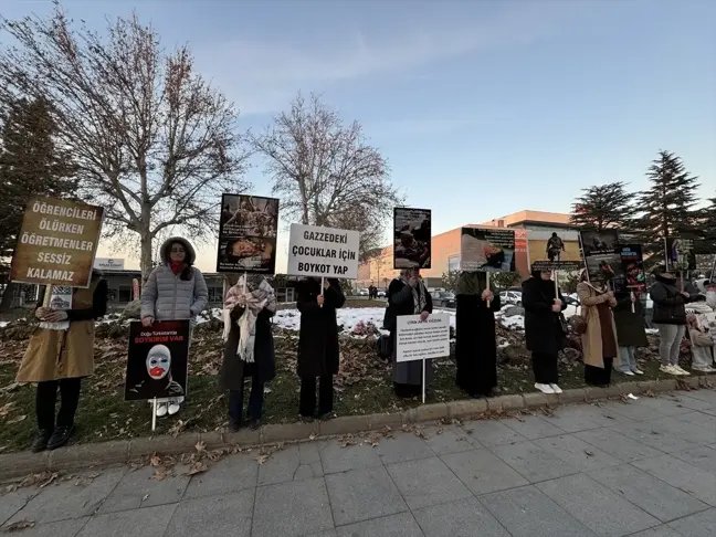 Malatya'da Öğretmenlerden Gazze İçin 26 Haftalık Sessiz Eylem