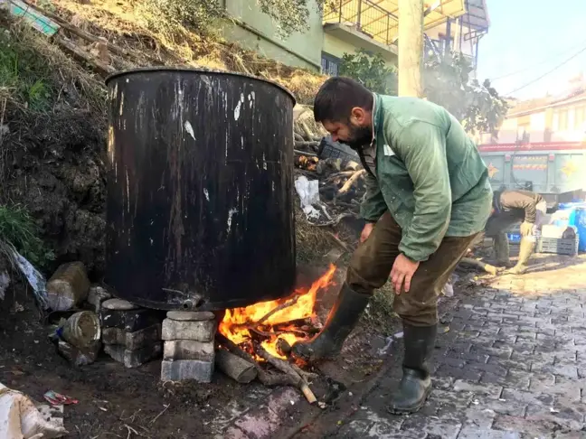 Zeytinyağı Geleneksel Yöntemlerle Sabuna Dönüştürülüyor