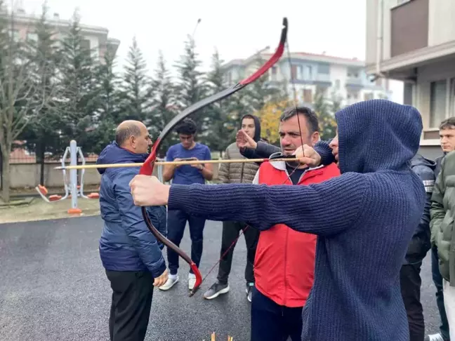 Düzce'de Gençlere Okçuluk Eğitimi