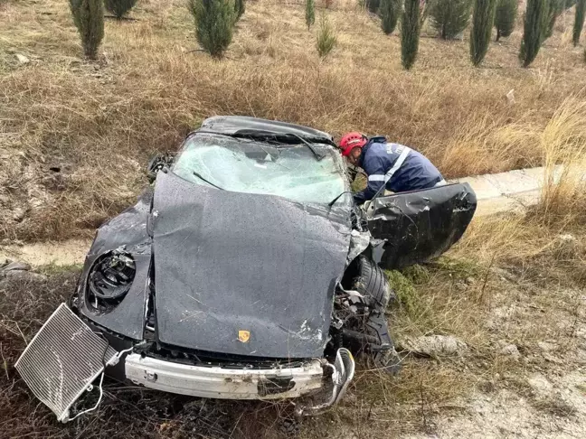 Balıkesir'de Tek Taraflı Trafik Kazası: Sürücü Yaralandı