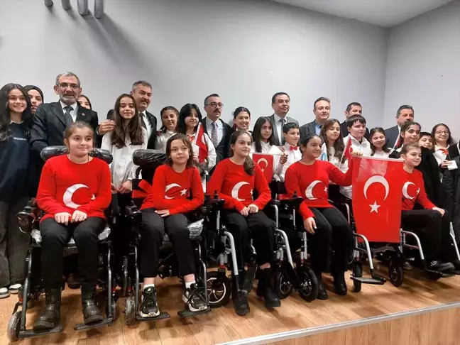 İnegöl'de Öğrencilerden Engellilere Destek