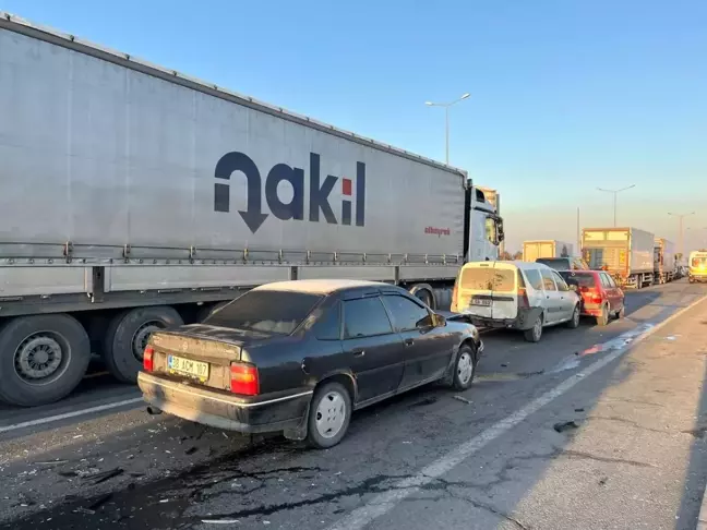 Kayseri'de Zincirleme Kaza: 2 Yaralı