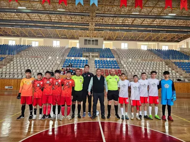 Kumluca'da Futsal İlçe Birinciliği Müsabakaları Başladı