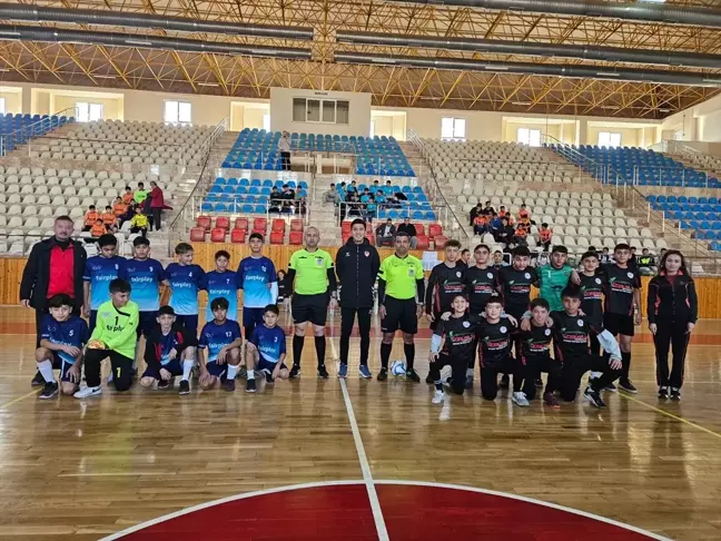 Kumluca'da Futsal Şampiyonası Başladı