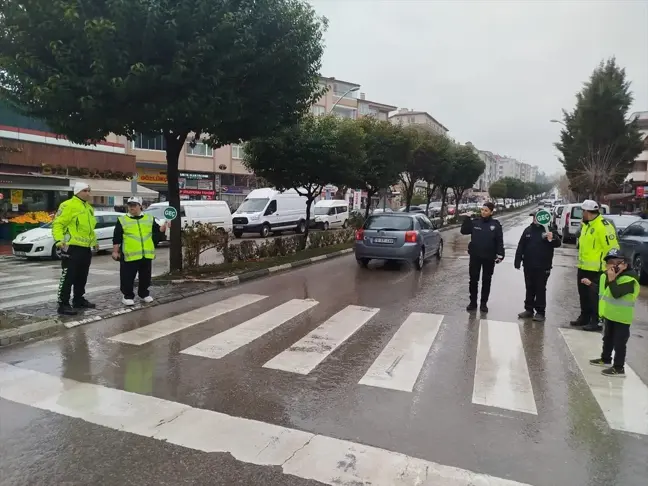 Polis Olma Hayali Kuran Özel Çocuklar, Trafikte Uygulama Yaptı