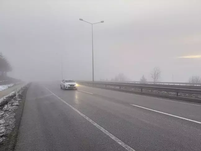 Çorum'da Sis Nedeniyle Trafik Kontrol Altında