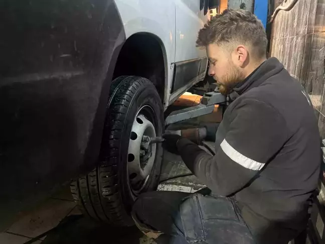 Kış Lastiği Zorunluluğu Başladı, Lastikçilerde Yoğunluk Artıyor