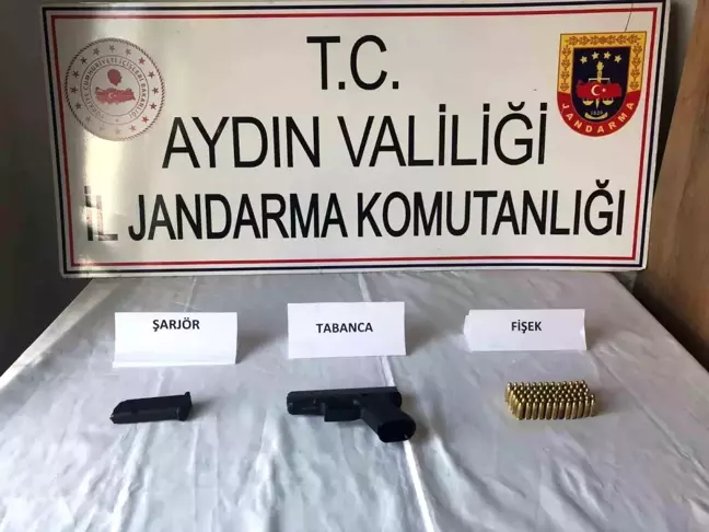 İncirliova'da Jandarma Operasyonu: Araçta Silah Bulundu