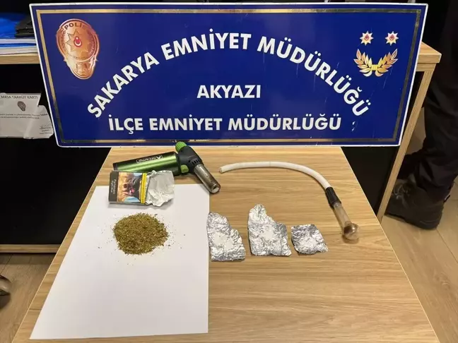 Sakarya'da Uyuşturucu Operasyonunda 14 Zanlı Tutuklandı