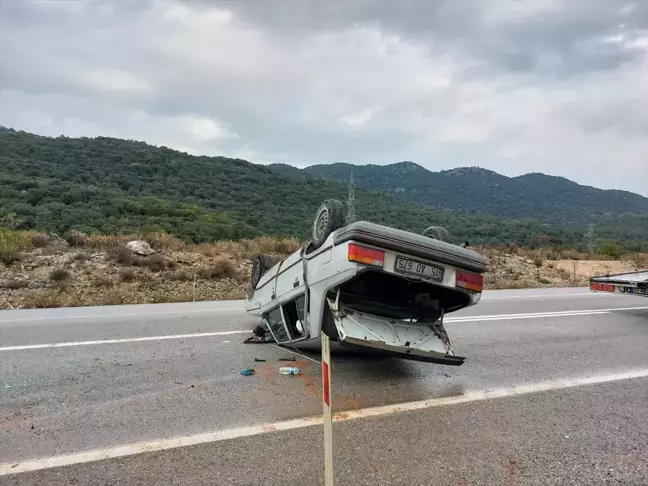 Antalya'da Trafik Kazası: 3 Yaralı