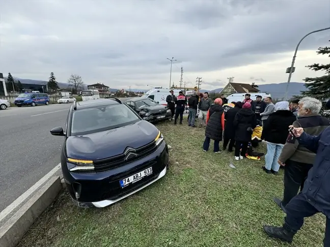 Düzce'de Otomobil ve Cip Çarpıştı: 2 Yaralı