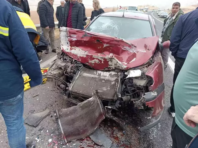 Mardin'de Yoğun Sis Nedeniyle Trafik Kazası: 3 Yaralı