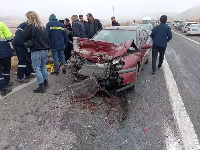 Mardin'de Trafik Kazası: 3 Yaralı