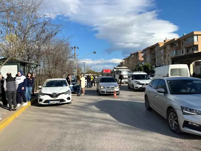 Kocaeli'de Babaanne ve Torununa Otomobil Çarptı