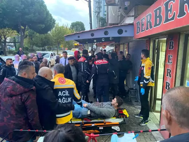 İzmir'de Genç, Berberini 4 Yerinden Vurarak Kaçtı