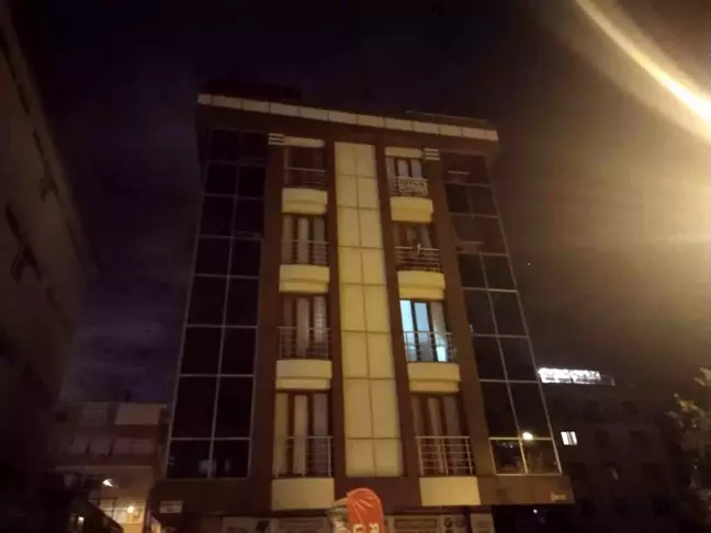 Maltepe'de Cinnet Geçiren Şahıs Etrafa Ateş Açtı