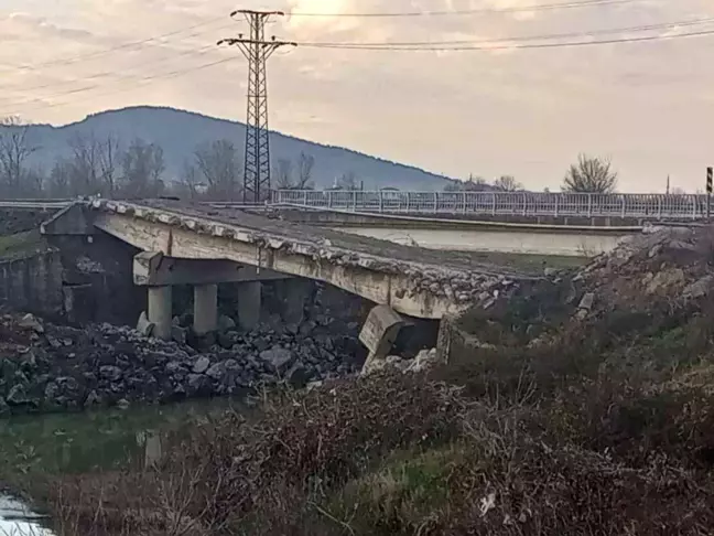 Zonguldak-Bartın Karayolunda Çöken Köprüde Çalışmalar Başladı