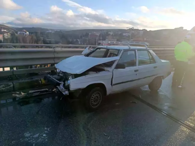 Ankara'da İki Farklı Trafik Kazasında 4 Kişi Yaralandı