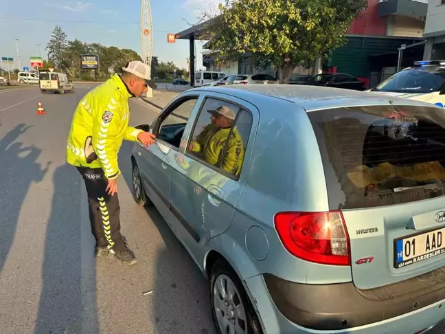 Adana'da Trafik Polisi Sürücülere 'Akıllı Kavşak' Eğitimi Verdi