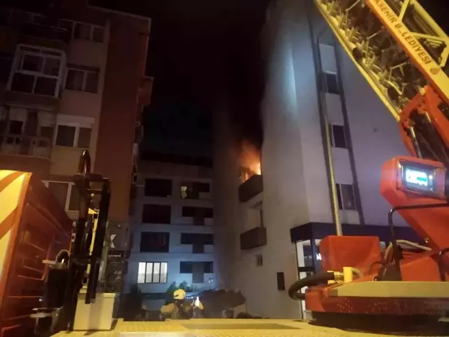 Maltepe'de Apart Otelde Yangın Paniği