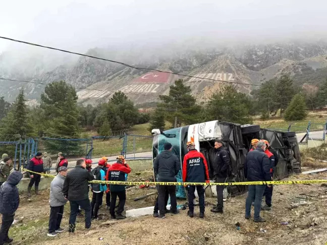 Isparta'da Yolcu Otobüsü Devrildi: 1 Ölü, 24 Yaralı