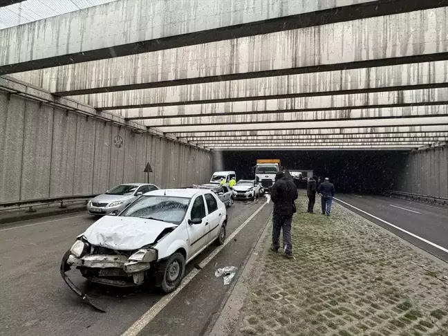 Malatya'da 7 Araçla Zincirleme Trafik Kazası: 6 Yaralı