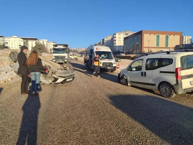 Adıyaman'da Trafik Kazası: İki Yaralı