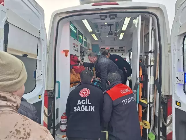 Bingül'de Trafik Kazası: 2 Yaralı