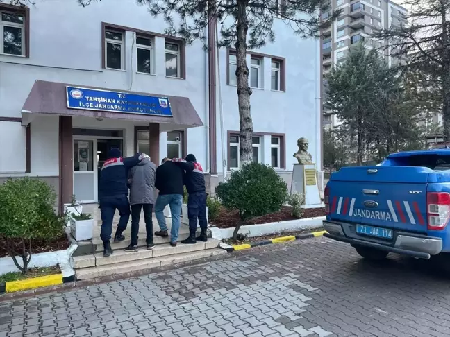 Kırıkkale'de Ev Hırsızlığı: 2 Zanlı Tutuklandı